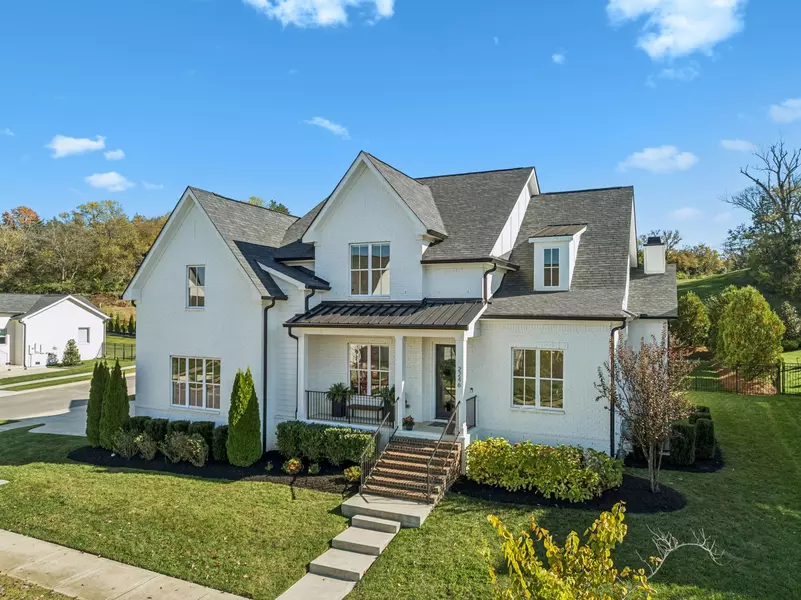 2246 Brakeman Ln, Thompsons Station, TN 37179