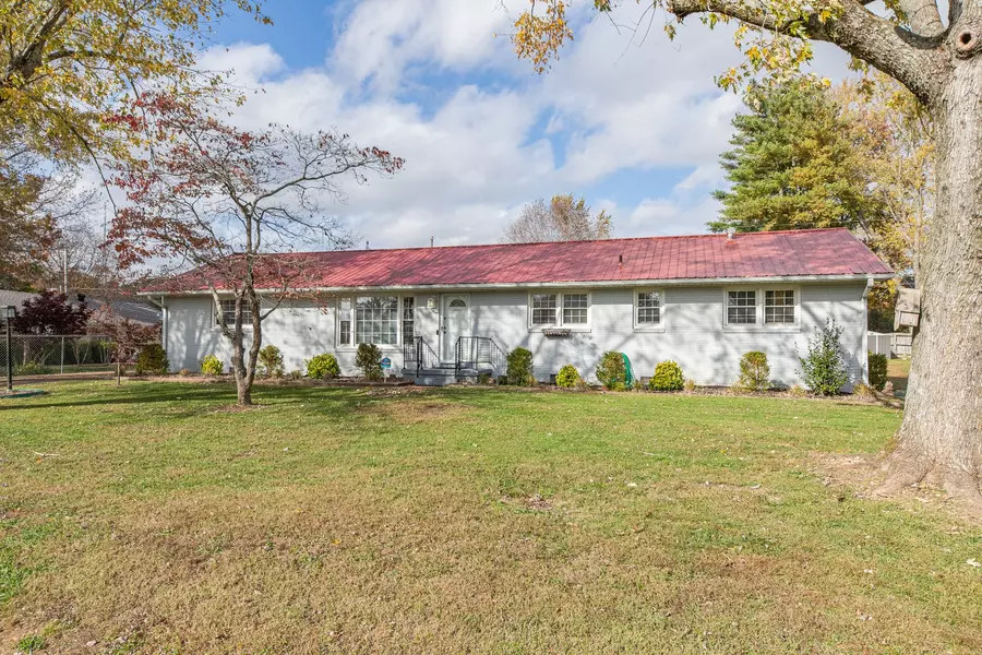 502 9th St, Lawrenceburg, TN 38464