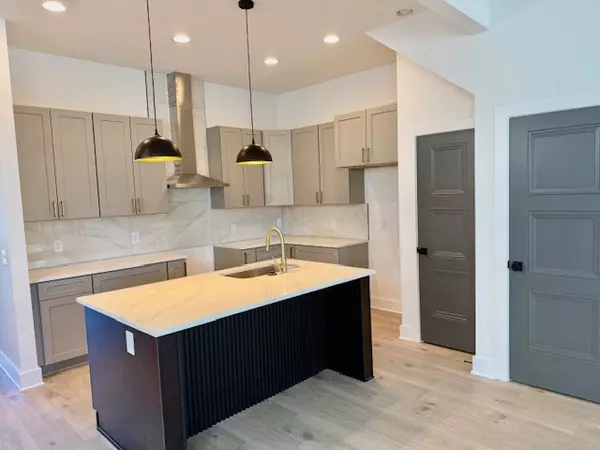 Nashville, TN 37208,2110 11th Ave #N #A