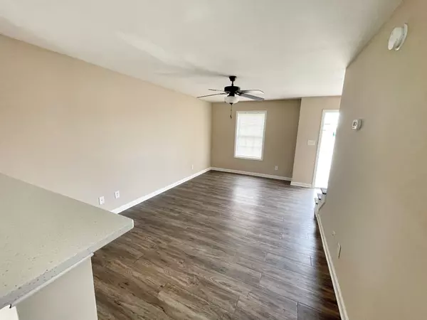 Clarksville, TN 37040,382 McGee Ct #3