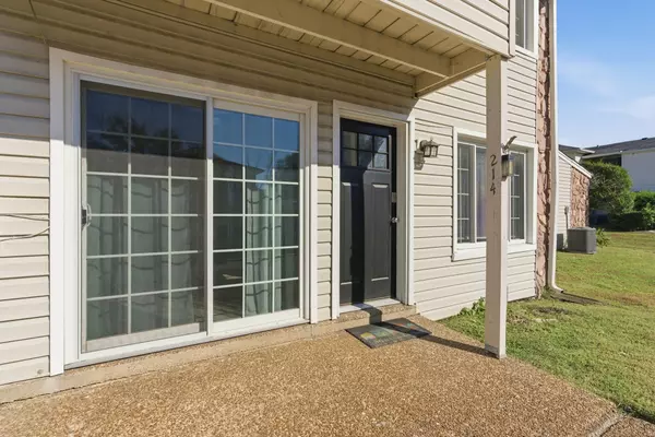 Nashville, TN 37221,810 Bellevue Rd #214