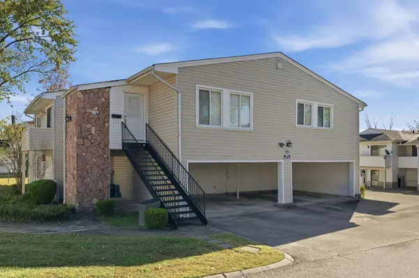 Nashville, TN 37221,810 Bellevue Rd #214