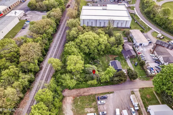 Knoxville, TN 37914,1018 Cedarwood St