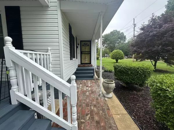 Bolivar, TN 38008,605 NEELY ST