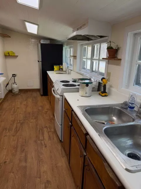 Sewanee, TN 37375,1758 Midway Rd