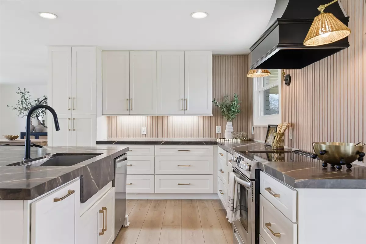 Franklin, TN 37069,405 Meadowgreen Dr