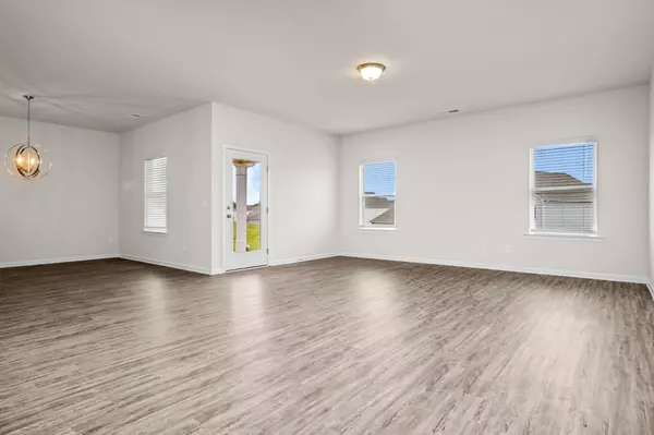 Clarksville, TN 37043,1379 English Oak Dr