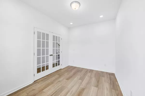 Clarksville, TN 37043,1399 English Oak Dr