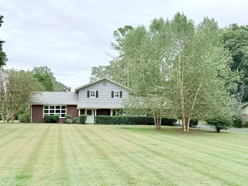 210 LAKEWOOD DRIVE, Tullahoma, TN 37388