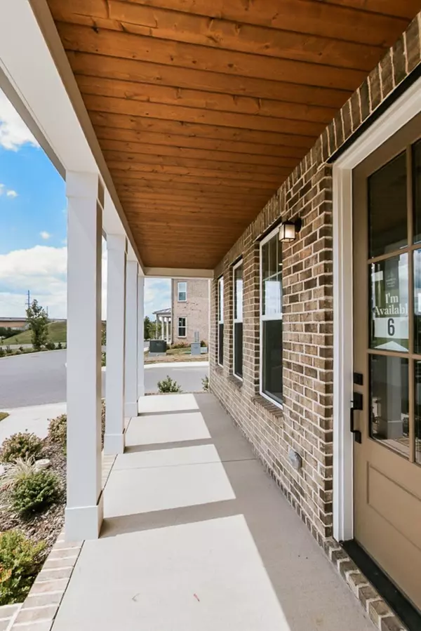 Hendersonville, TN 37075,128 Nearwater Place