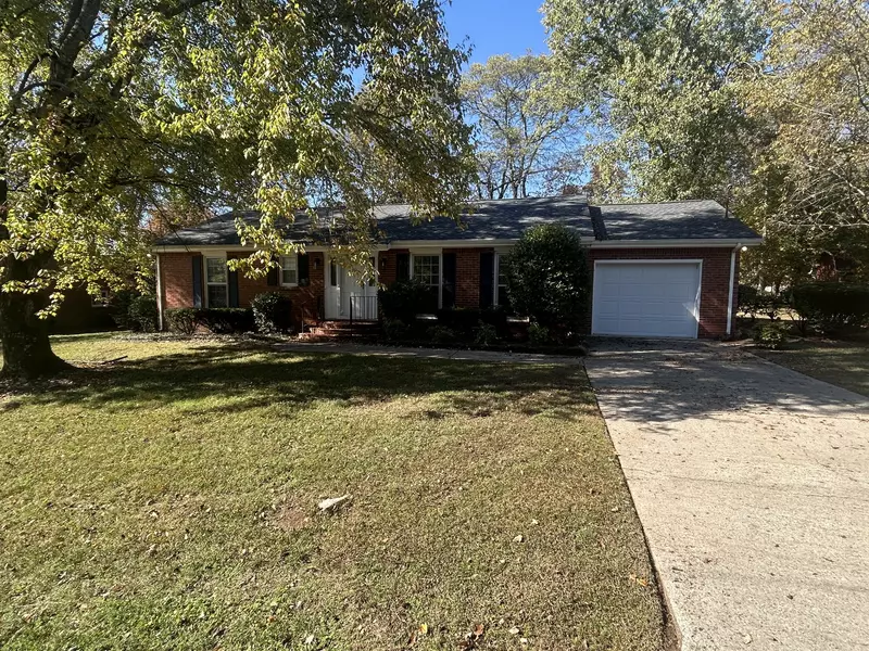 15 Wesley Dr, Hermitage, TN 37076