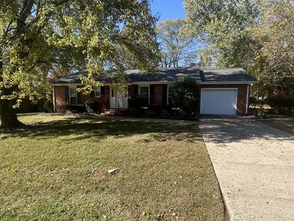 15 Wesley Dr, Hermitage, TN 37076