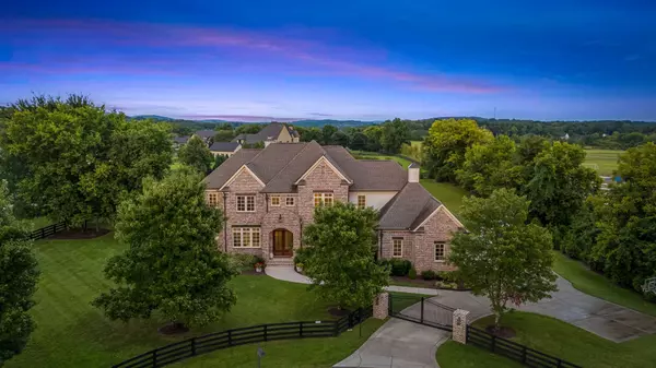 Arrington, TN 37014,5540 Hawks Landing Dr