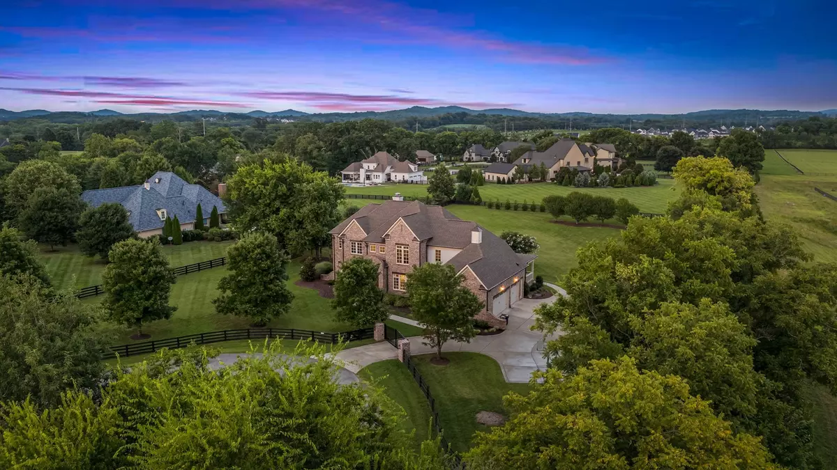 Arrington, TN 37014,5540 Hawks Landing Dr