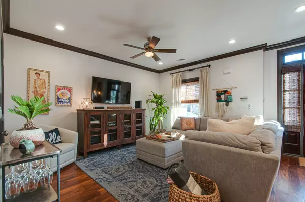 Nashville, TN 37212,2110 Acklen Ave #102