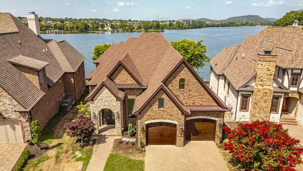 1132 Landing Pvt Ct, Gallatin, TN 37066