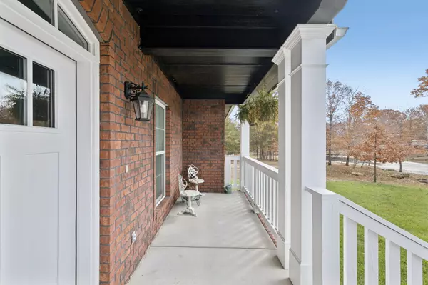 Monteagle, TN 37356,926 Monteagle Falls Rd