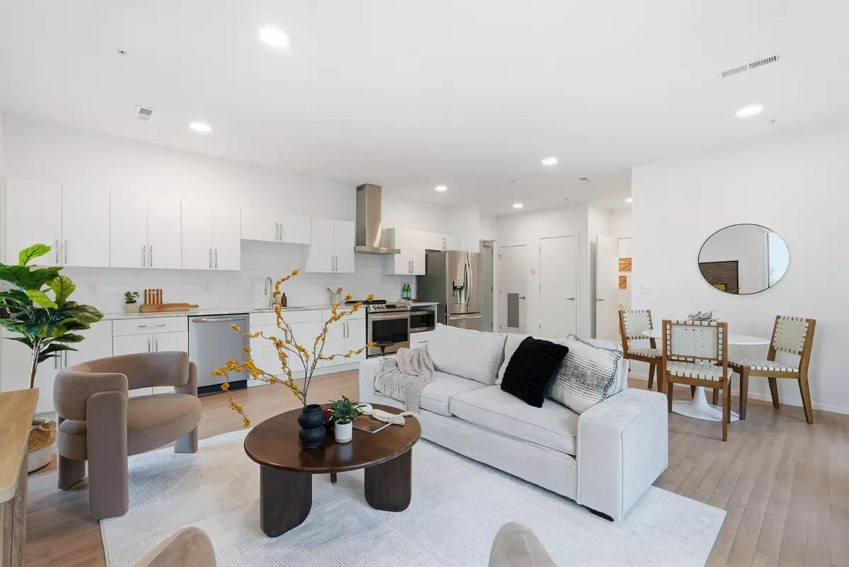 Nashville, TN 37203,806 Olympic St #200