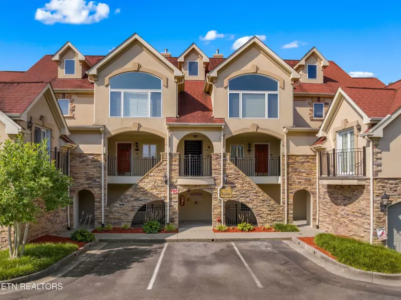 601 River Place Way #B101, Sevierville, TN 37862