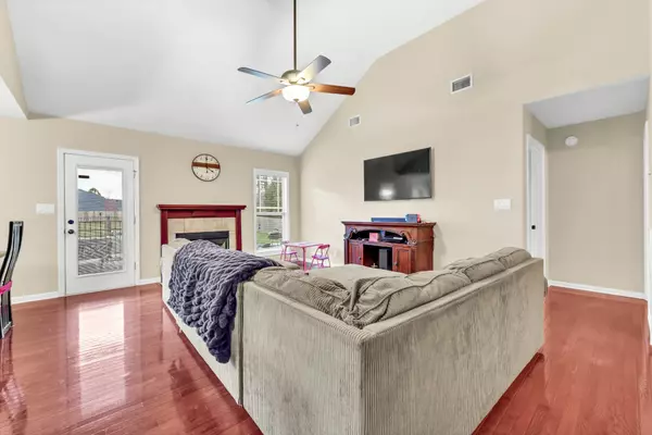 Clarksville, TN 37043,2212 Fairfax Dr