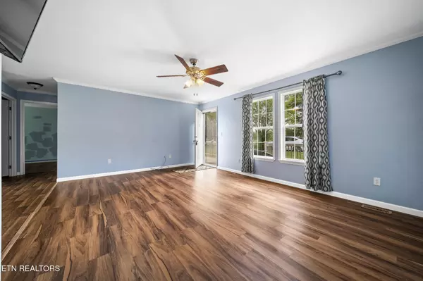 Clinton, TN 37716,168 Powder Mill Lane