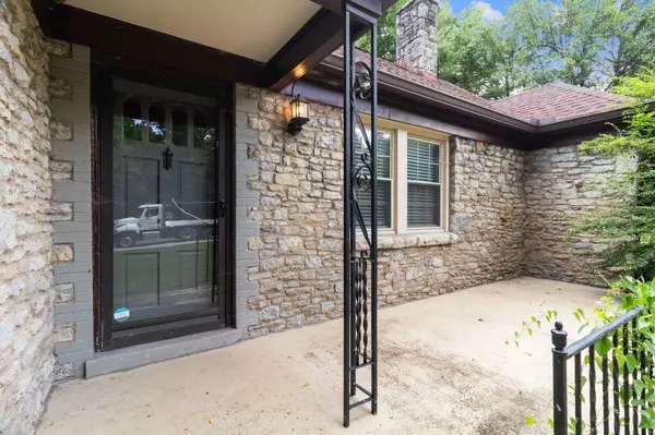 Nashville, TN 37215,1005 Estes Rd