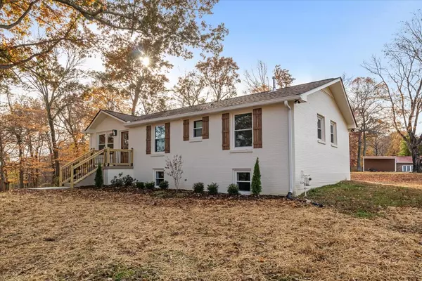 Burns, TN 37029,110 E Circle Dr