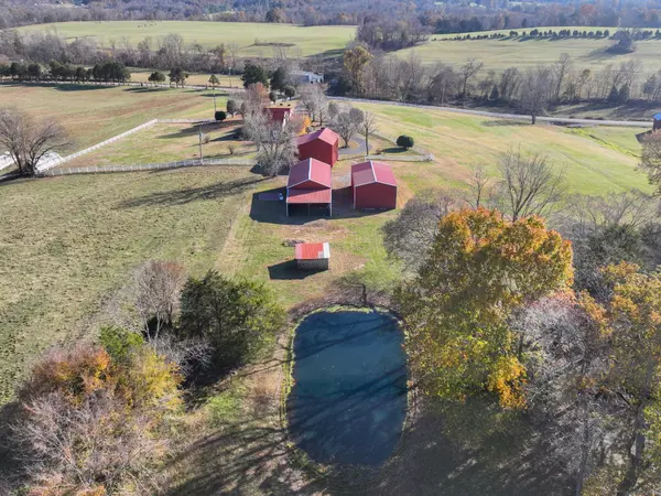 Cunningham, TN 37052,275 Swift Ln