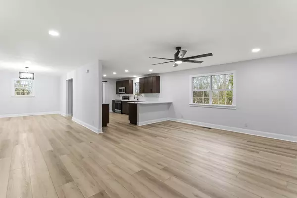 Columbia, TN 38401,2591 Harlan Farms Rd