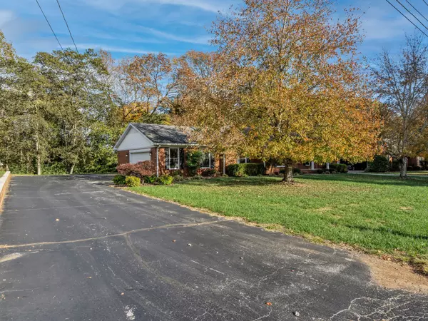 Hopkinsville, KY 42240,230 Crossbow Ct