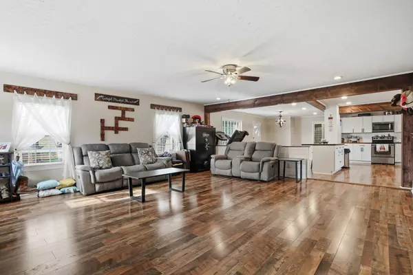 Gallatin, TN 37066,728 Dobbins Pike