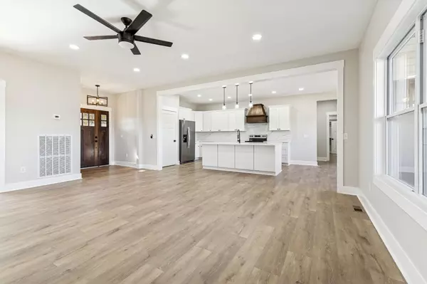 Cookeville, TN 38506,820 Country Wood Ct