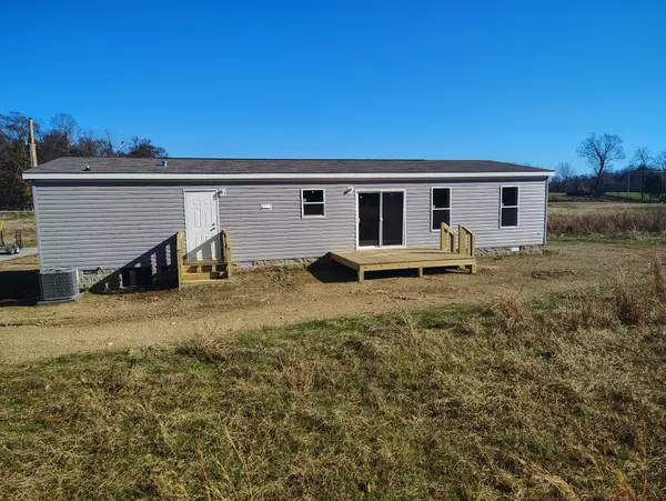 Lafayette, TN 37083,5212 White  Springs Lane