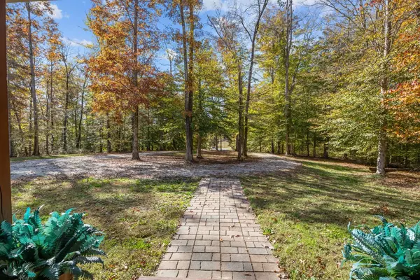 Lobelville, TN 37097,1113 Burns Hill Rd