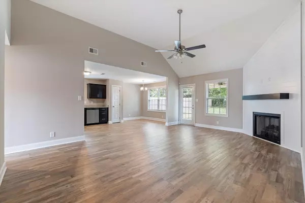 Clarksville, TN 37043,755 Lillian Grace Dr