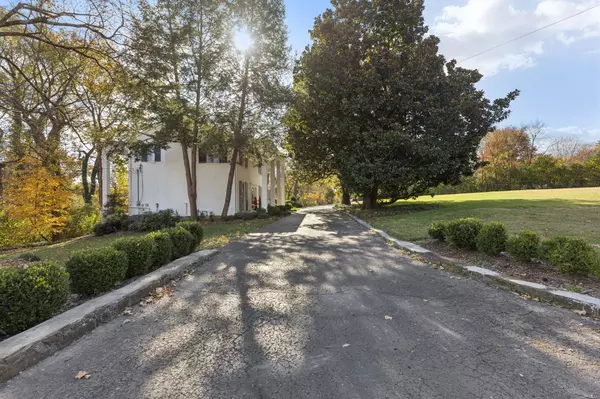 Nashville, TN 37215,3505 Woodmont Blvd