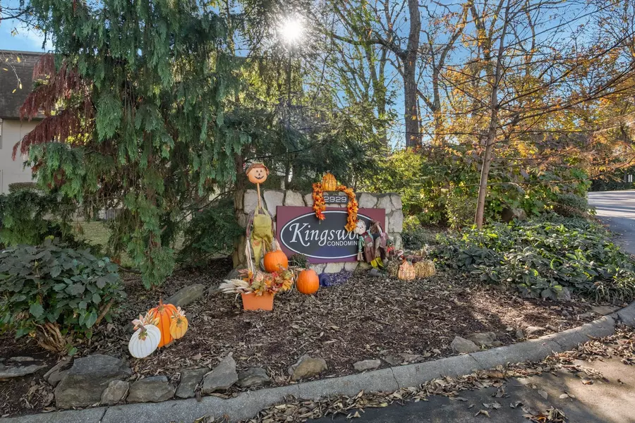 2929 Selena Dr #J134, Nashville, TN 37211