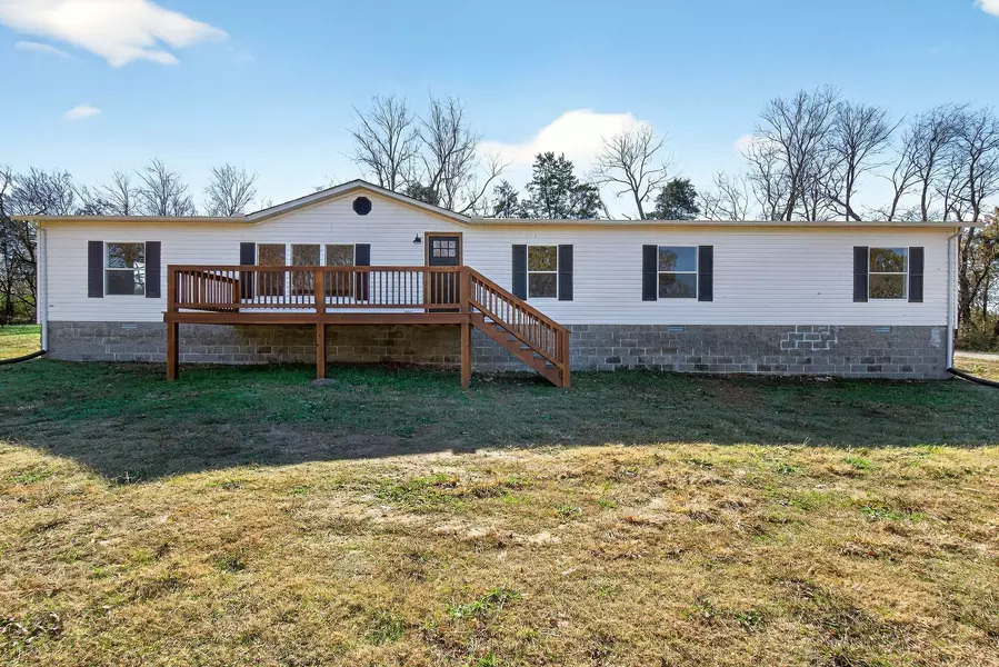 698 Meridian Dr, Smithville, TN 37166