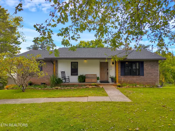 970 Pinecrest Circle, Lenoir City, TN 37772