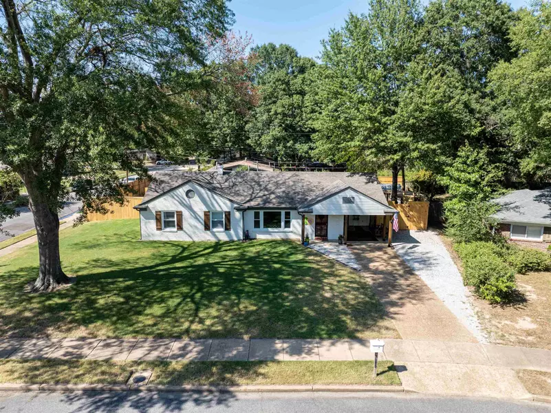 5176 WHITECLIFF DR, Memphis, TN 38117