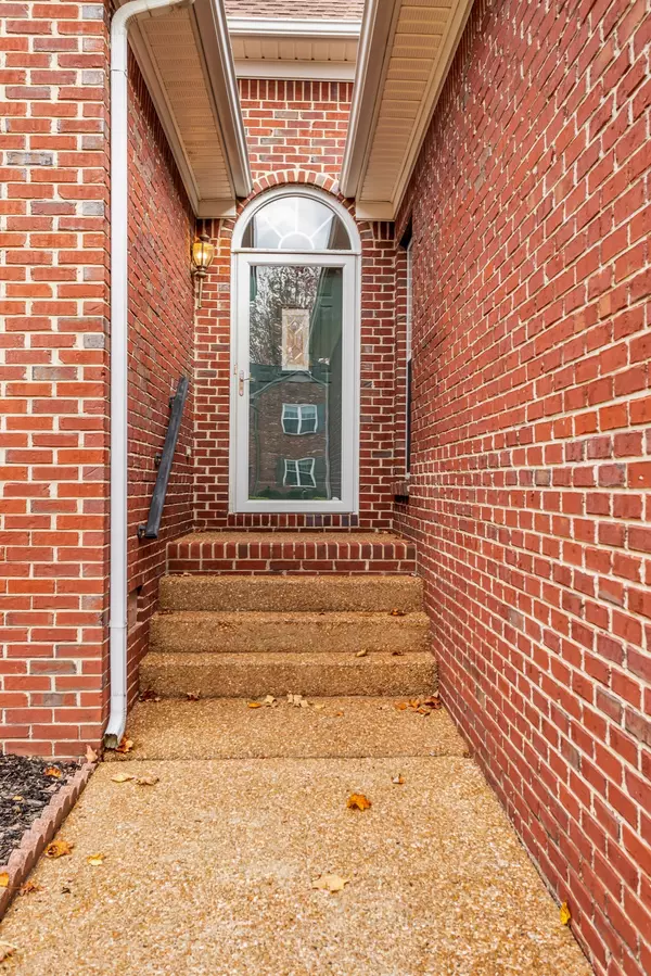 Columbia, TN 38401,105 Green Tree Ct