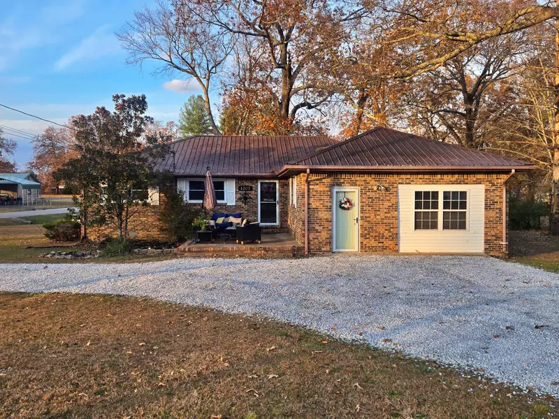 1203 Edgewood Dr, Manchester, TN 37355