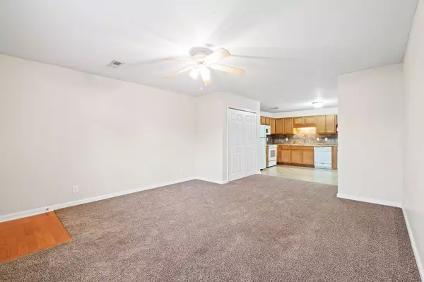 Clarksville, TN 37043,504 Luxury Dr #A