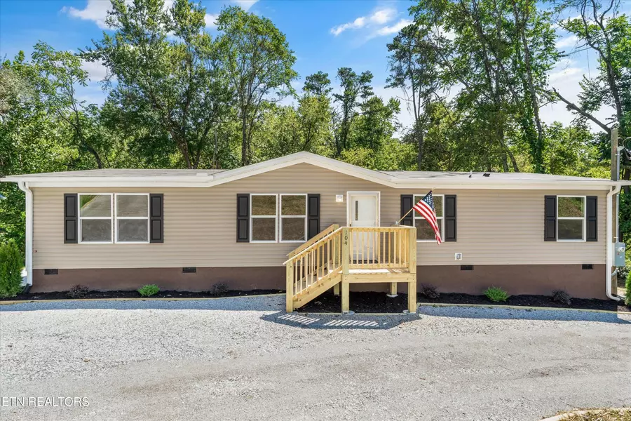 104 N Patton Ave, Rockwood, TN 37854