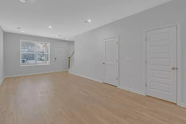 Nashville, TN 37209,615 Old Hickory Blvd #734