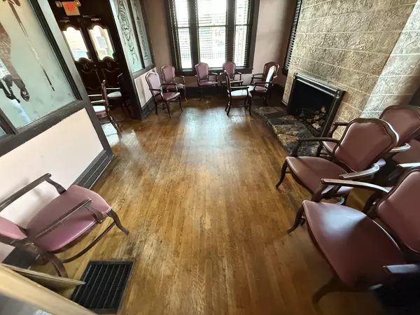 Murfreesboro, TN 37130,114 E College St