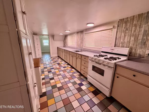 Crossville, TN 38555,248 North St