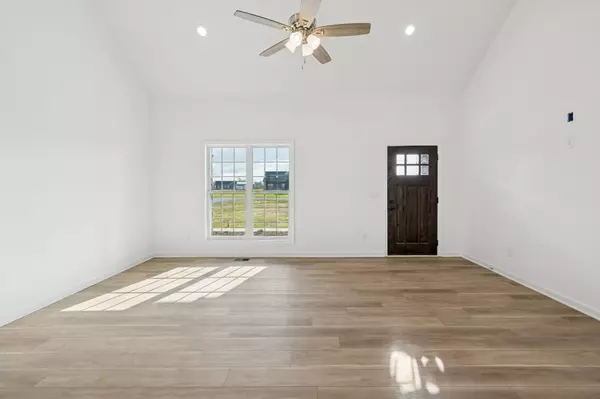 Lafayette, TN 37083,125 Makinley Dr