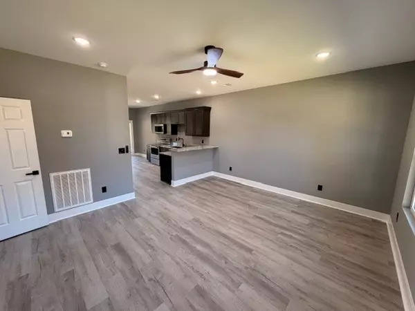 Charlotte, TN 37036,104 Nichali Dr