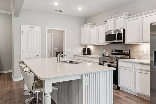 3608 Stormy Ln, Rockvale, TN 37153